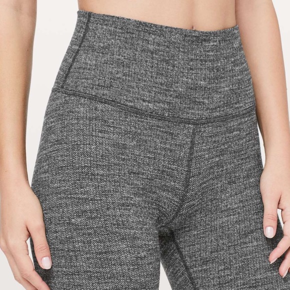 𝕃𝕦𝕝𝕦𝕝𝕖𝕞𝕠𝕟 𝕂𝕟𝕚𝕥 ℍ𝕚𝕘𝕙 ℝ𝕚𝕤𝕖 - Picture 3 of 5